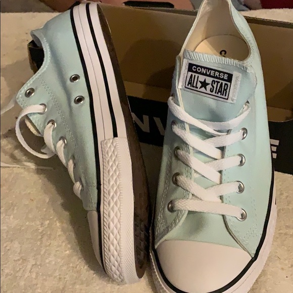 Nwot Converse all star shoes - Picture 2 of 2